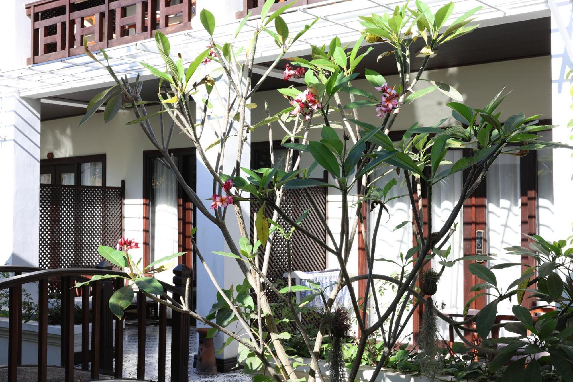 Sunrise Garden House - Luang Prabang Hotel Bagian luar foto